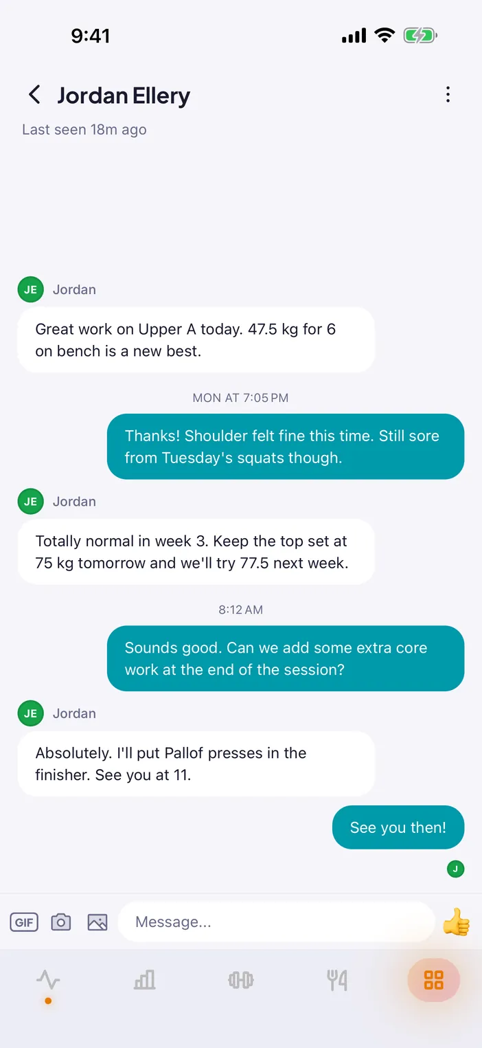 A chat between Mia and her trainer Jordan about her squats and the plan for the next session.